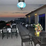 فندق Beachway & 3*