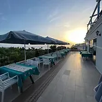 Beachway & Hotel