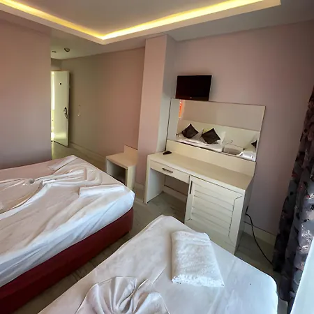 Beachway & Hotel Sidé