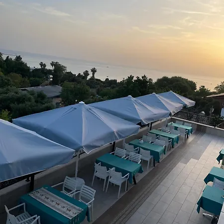 Beachway & Hotel