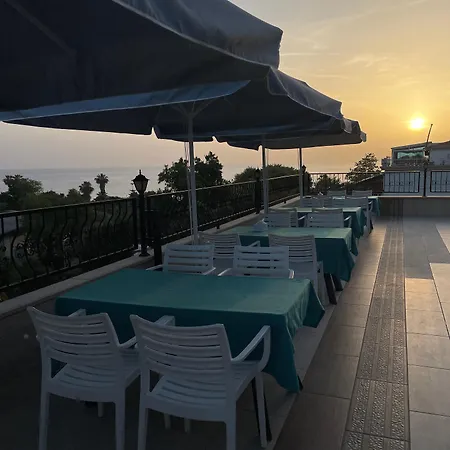 Beachway & Hotel Sidé