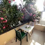 Beachway & Готель