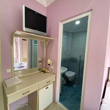 Готель Beachway & Сіде