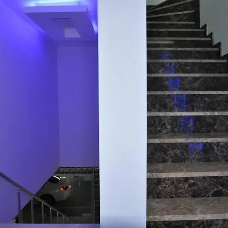 Готель Beachway &