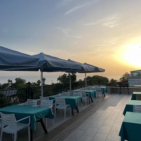 Beachway & 3* Сіде