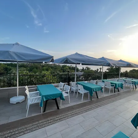 Beachway & Готель 3*