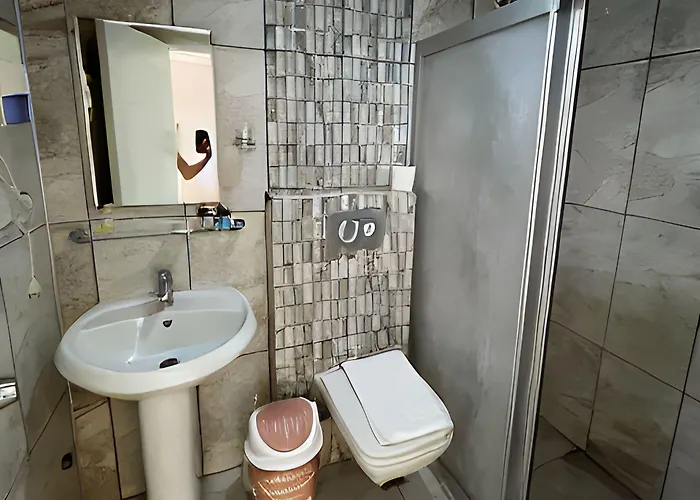 Beachway & Otel Side