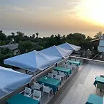 Hotel Beachway &