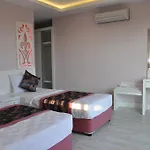 Beachway & Hotel 3*